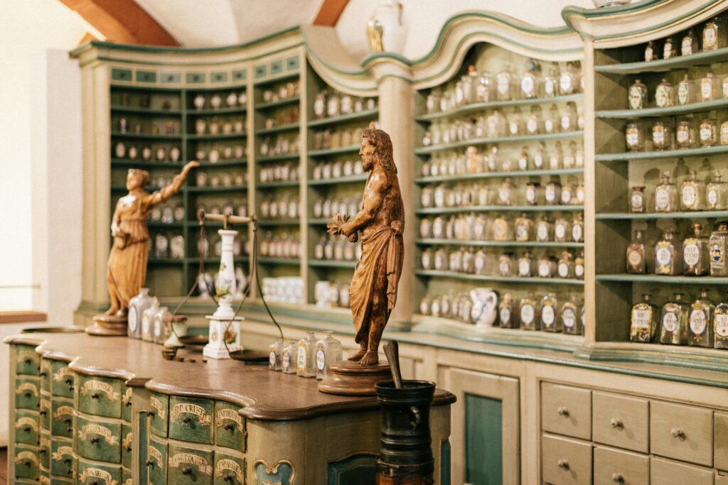 Foto mostrando parte do Museu da Farmácia no palácio de Heidelberg na Alemanha