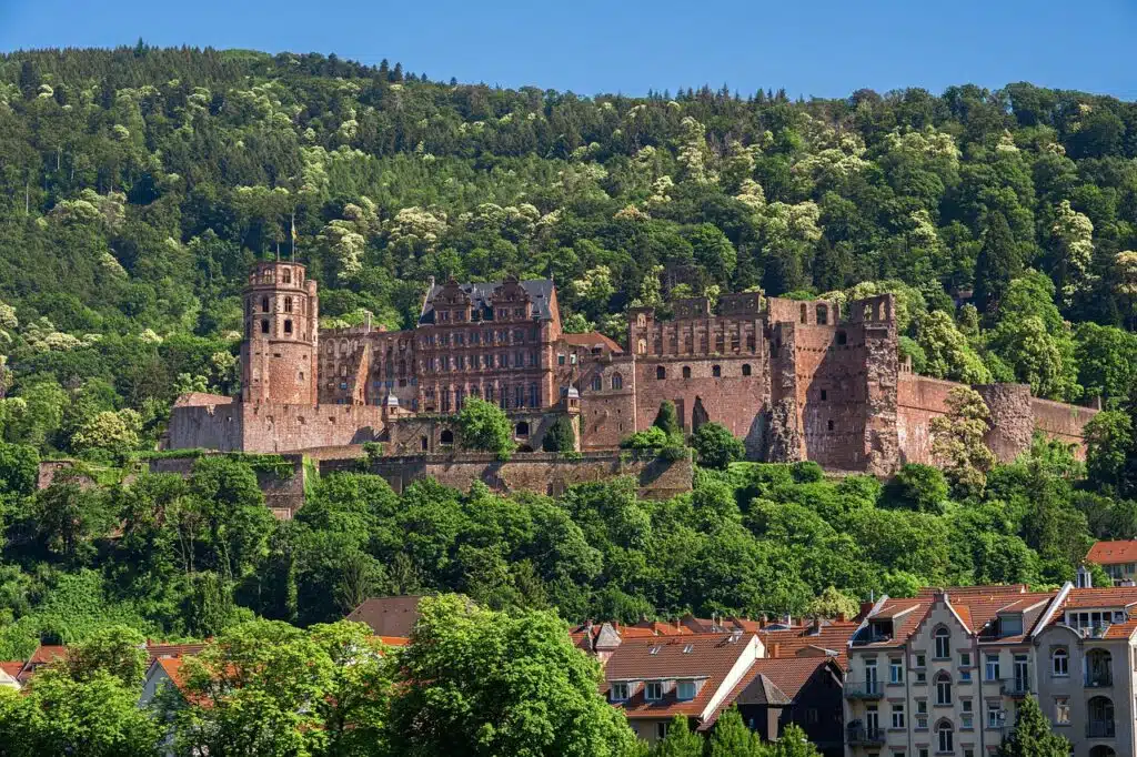 Castelo de Heidelberg na Alemanha, arquitetura renascentista. Guia em português na Alemanha.