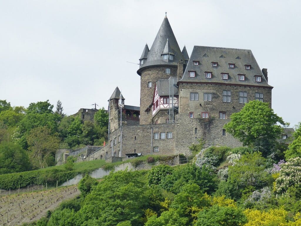 Castelo Stahleck no Vale do Reno na Alemanha. Guia brasileiro na Alemanha.
