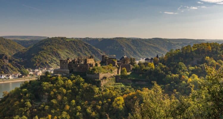 Castelo Rheinfels na Alemanha, no Vale do Reno. Guia brasileiro na Alemanha