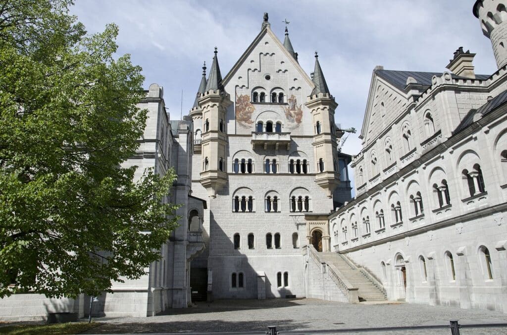 Palácio Neuschwanstein, na Alemanha. Guias brasileiros na Alemanha. Turismo na Alemanha.