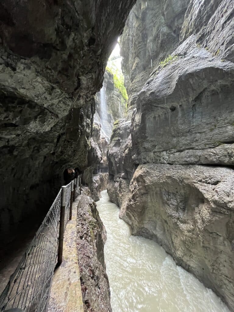 Desfiladeiro Partnachklamn na Alemanha. Guias brasileiros na Alemanha. Turismo na Alemanha.
