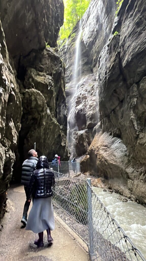 Desfiladeiro Partnachklamn na Alemanha. Guias brasileiros na Alemanha. Turismo na Alemanha.