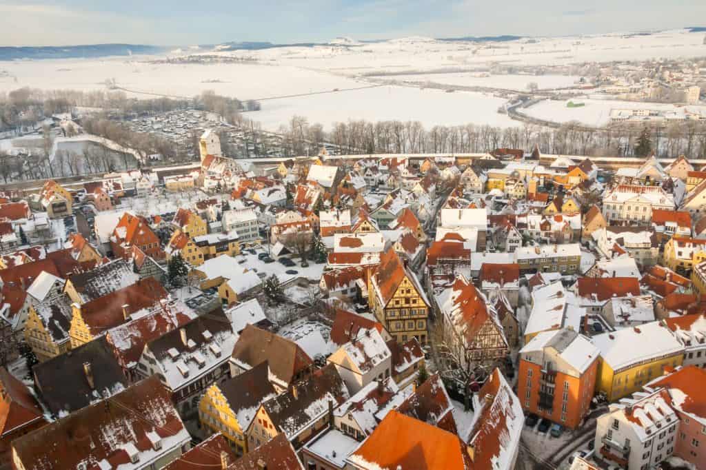 Vista do alto de Nördlingen durante o Inverno 