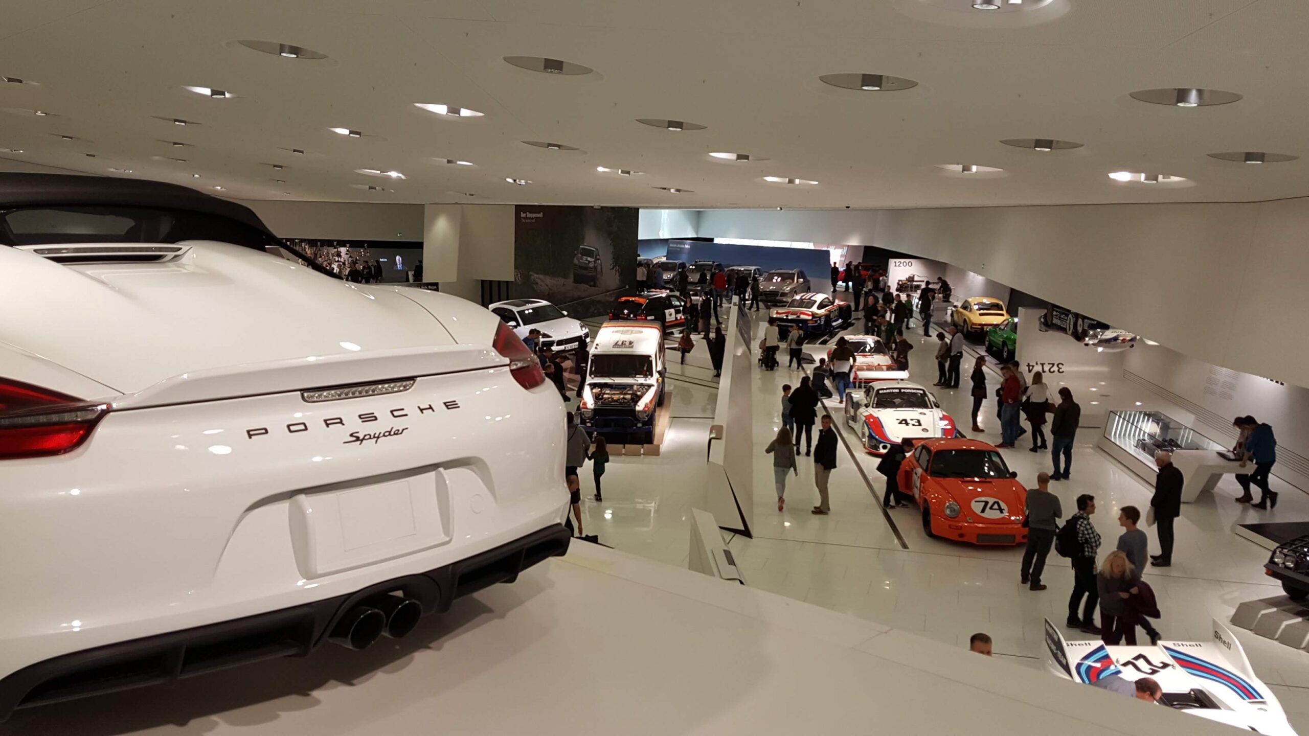Museu da Porsche Alemanha. Viagem Alemanha. Guias brasileiros na Alemanha.