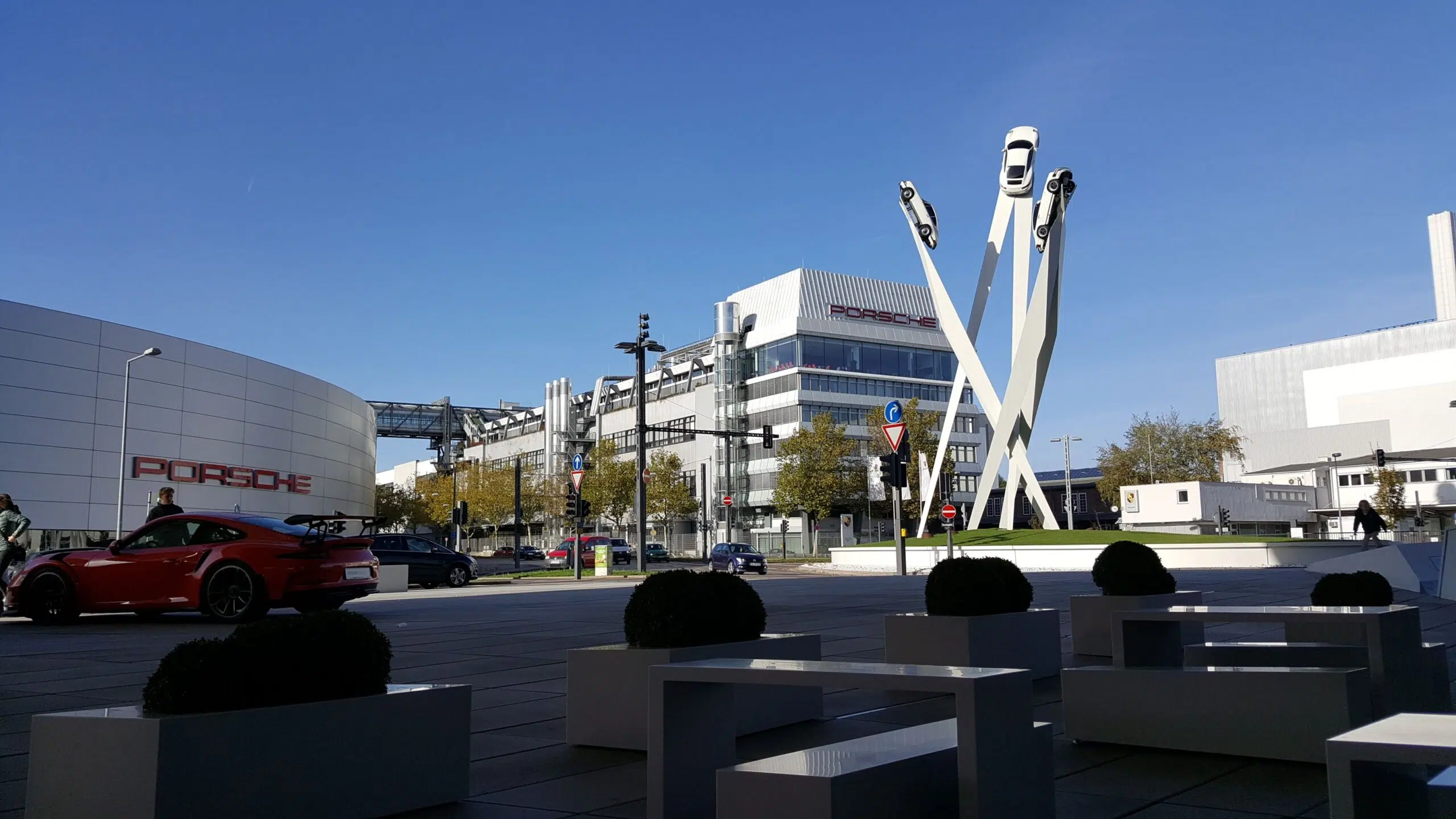 Museu da Porsche em Stuttgart na Alemanha. Guias brasileiros na Alemanha. Turismo na Alemanha.