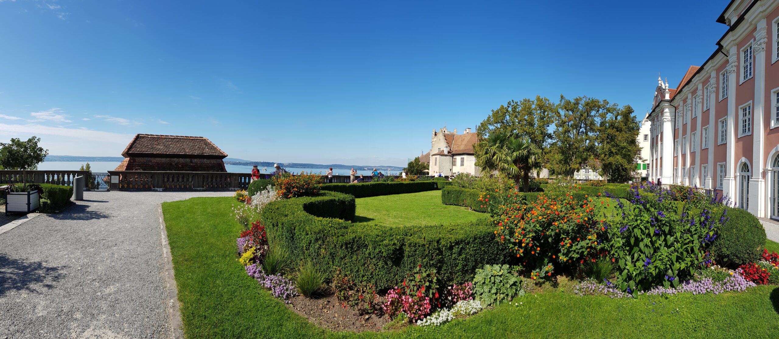 Jardim do Neues Schloss em Meersburg na Alemanha no Lago de Constança. Guia brasileiro na Alemanha.