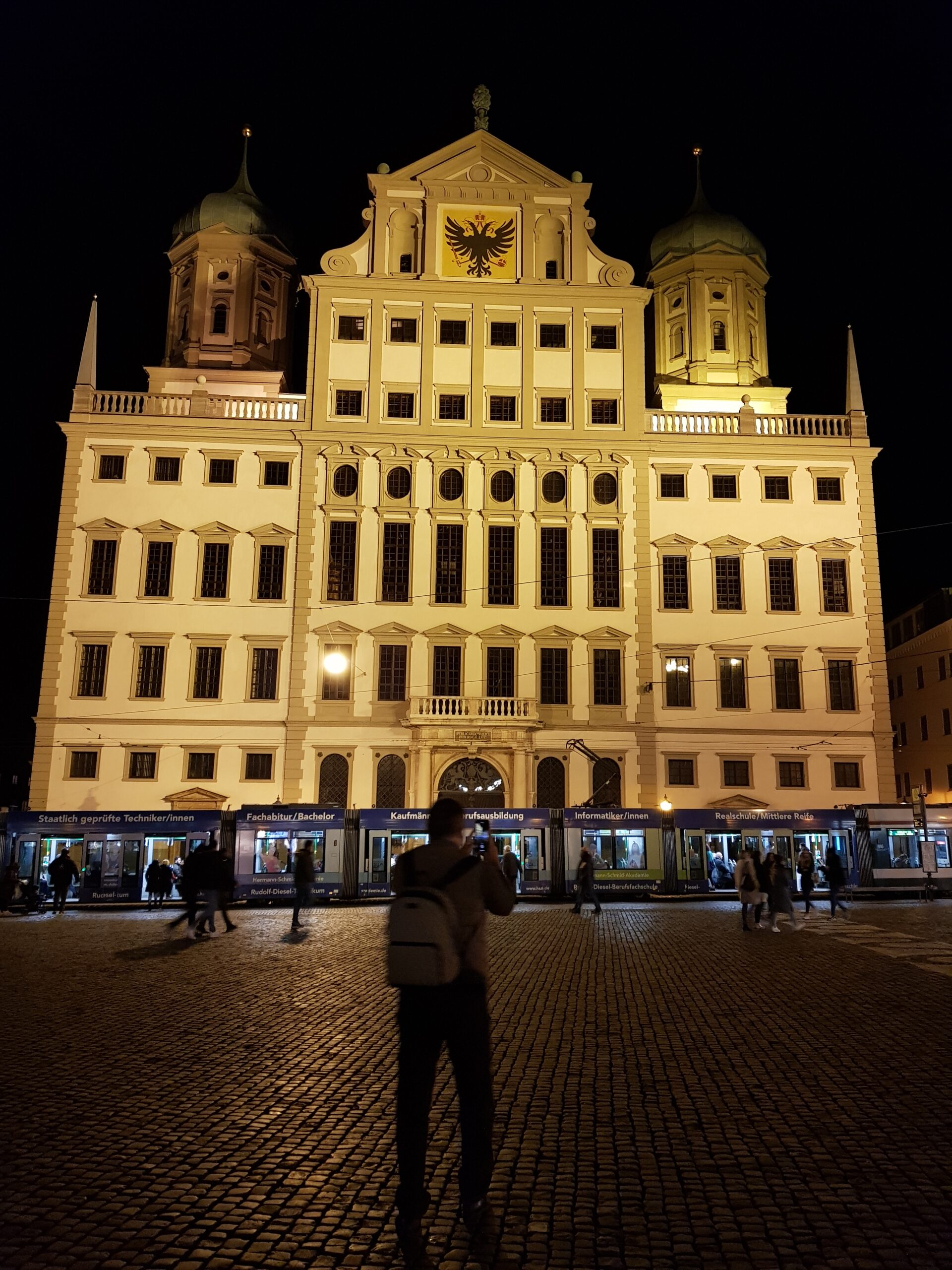 Prefeitura de Augsburg na Alemanha. Guia brasileiro na Alemanha. Turismo na Alemanha.
