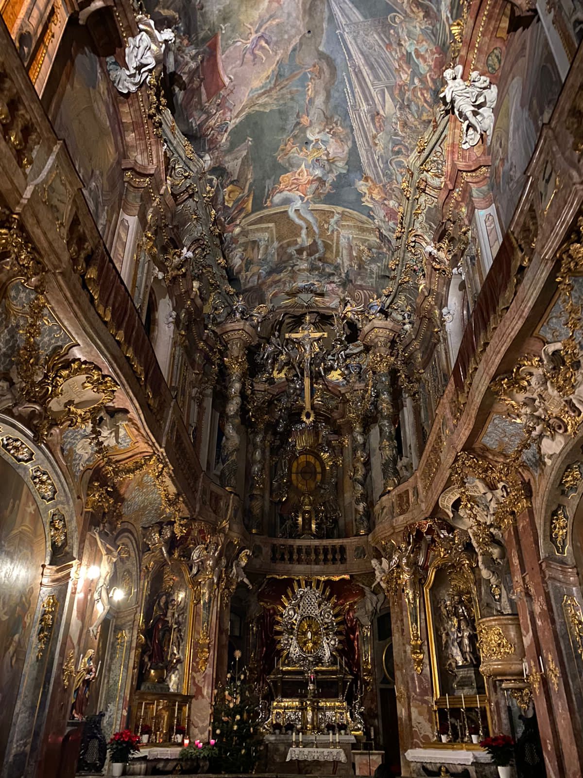 Asamkirche em Munique na Alemanha. Guia brasileiro na Alemanha, Guia brasileiro em Munique. Turismo na Alemanha