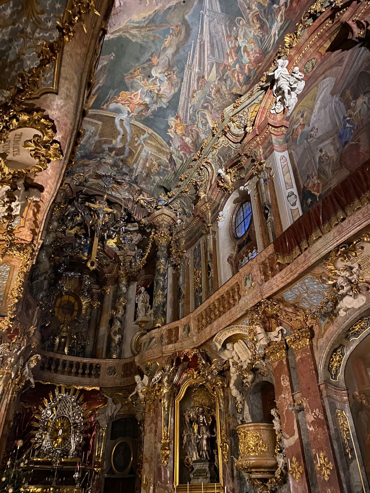 Asamkirche em Munique na Alemanha. Guia brasileiro na Alemanha, Guia brasileiro em Munique. Turismo na Alemanha