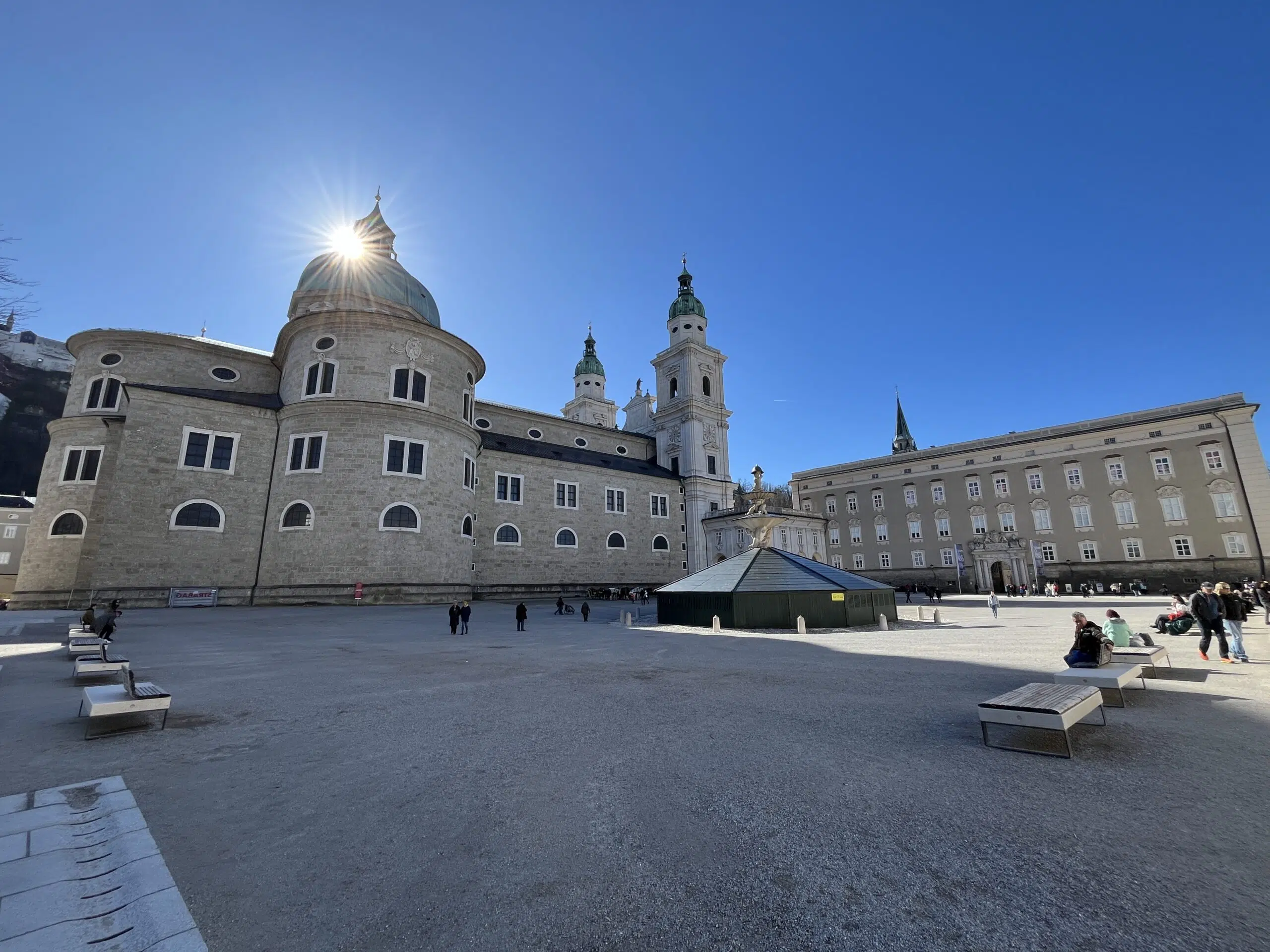 Guia brasileiro na Áustria e Alemanha. Residenzplatz na Áustria
