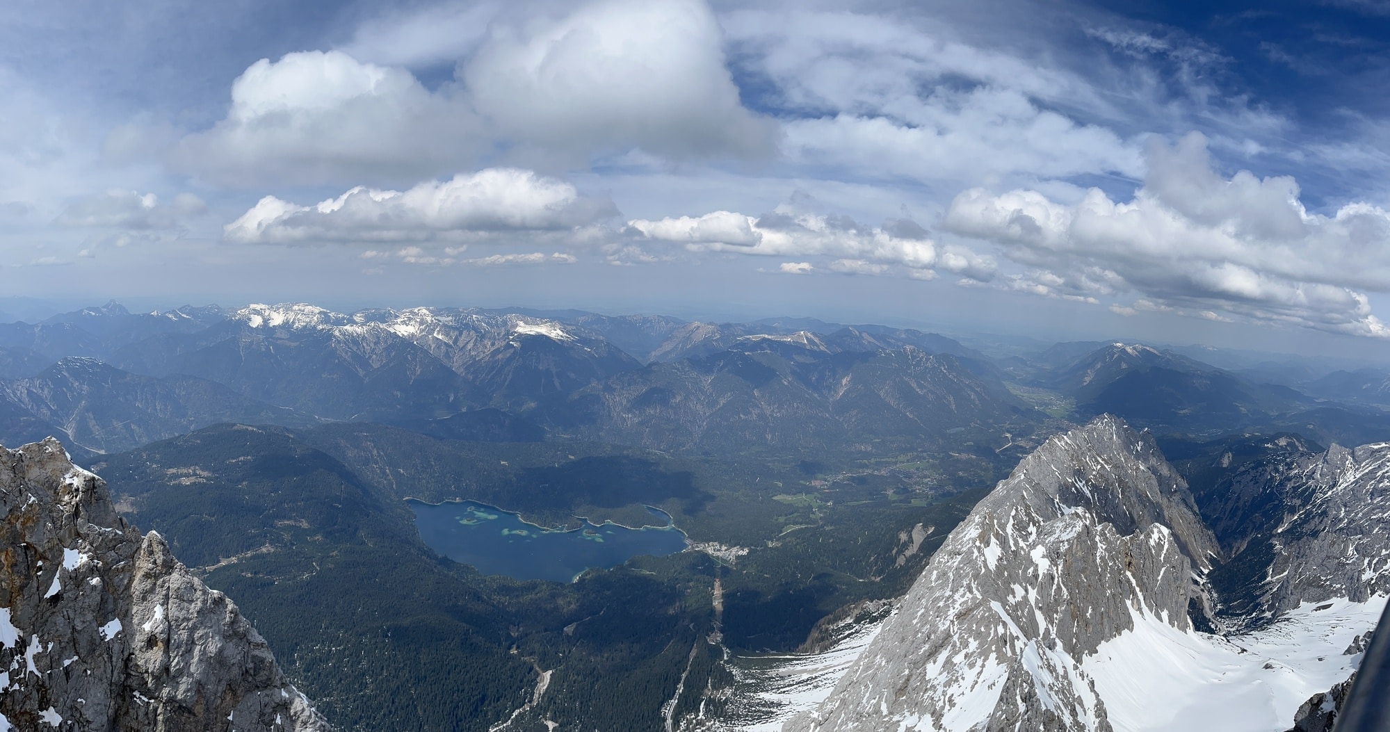 Garmisch-Partenkirchen na Alemanha. Guia brasileiro na Alemanha. Alpes.