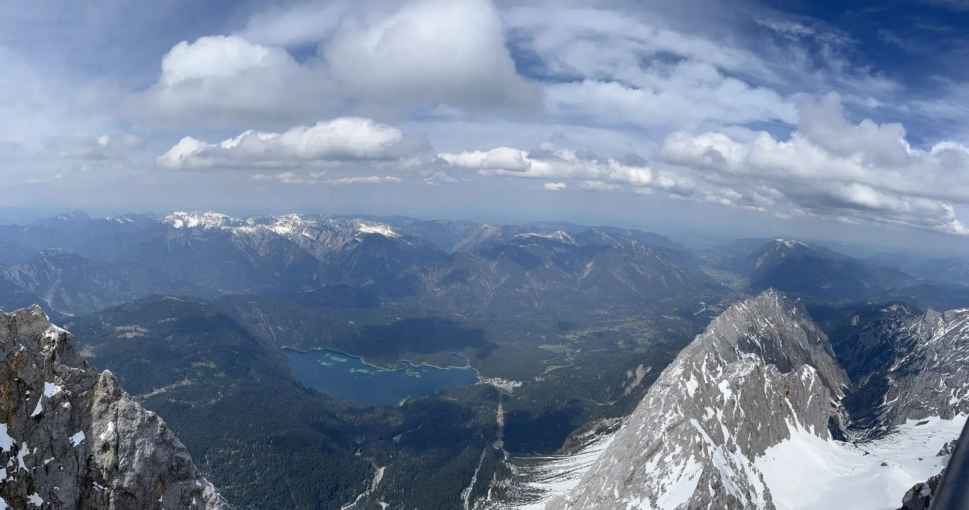 Garmisch-Partenkirchen na Alemanha. Guia brasileiro na Alemanha. Alpes.