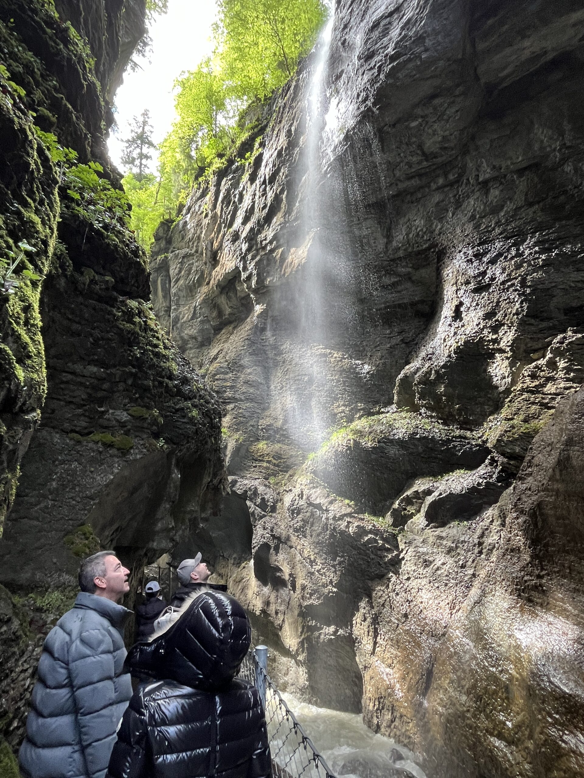 Desfiladeiro Partnachklamn na Alemanha. Guias brasileiros na Alemanha. Turismo na Alemanha.