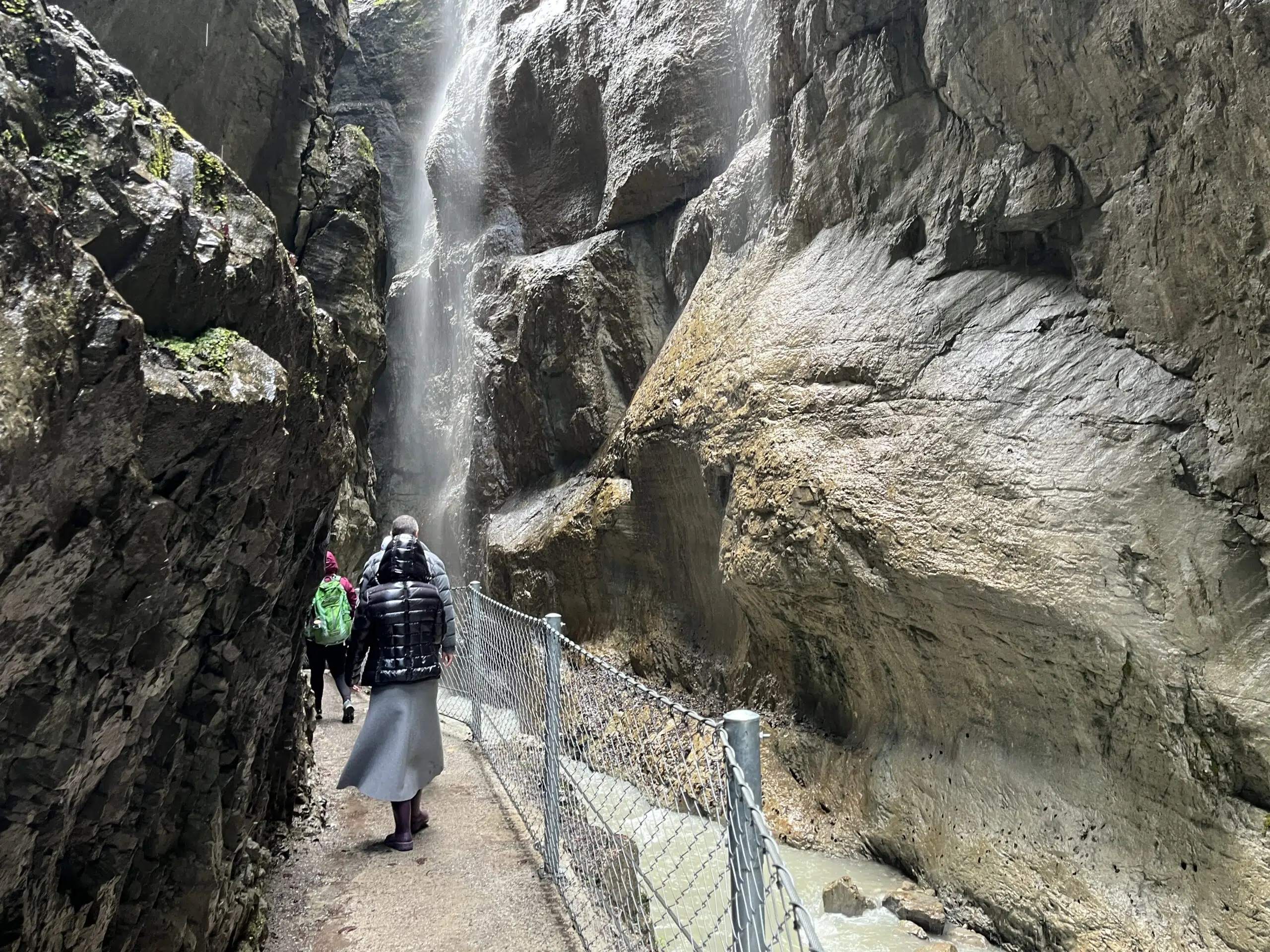 Desfiladero Partnachklamm en Alemania. Guías brasileños en Alemania. Turismo en Alemania.