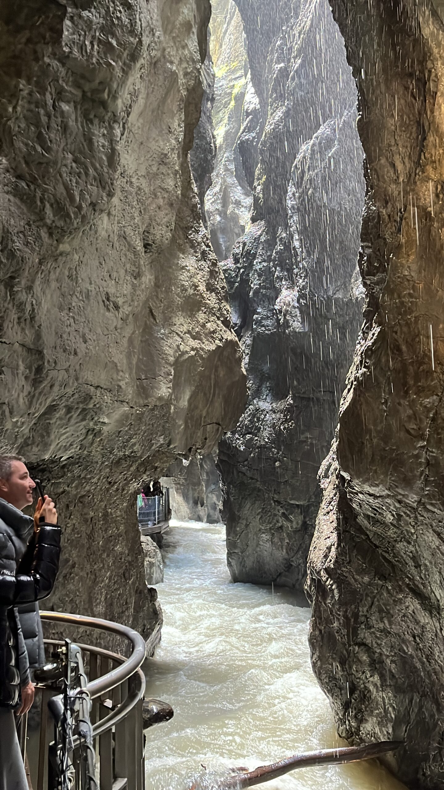 Desfiladeiro Partnachklamn na Alemanha. Guias brasileiros na Alemanha. Turismo na Alemanha.