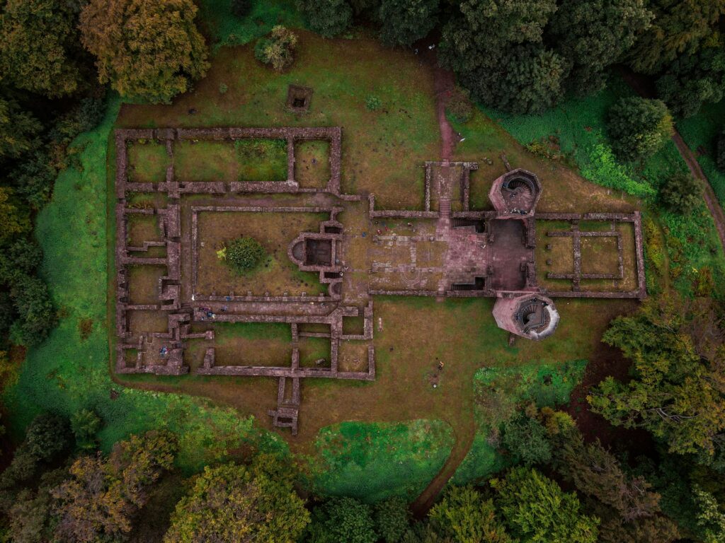 Ruínas do Mosteiro de São Miguel, no Heiligenberg