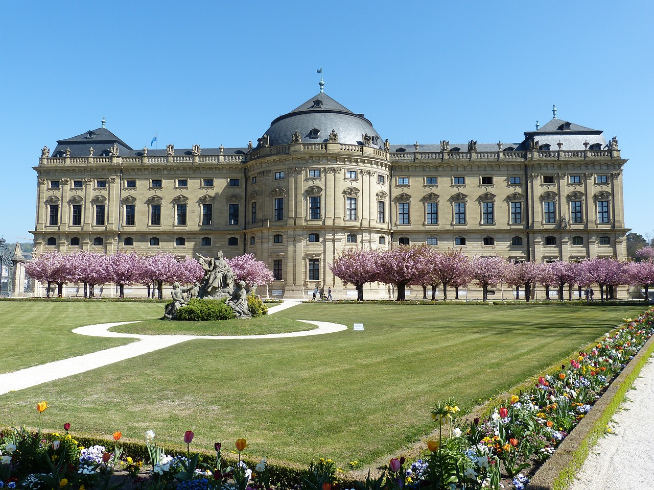 Palácio de Würzburg e seu jardim na Alemanha, arquitetura barrcoa