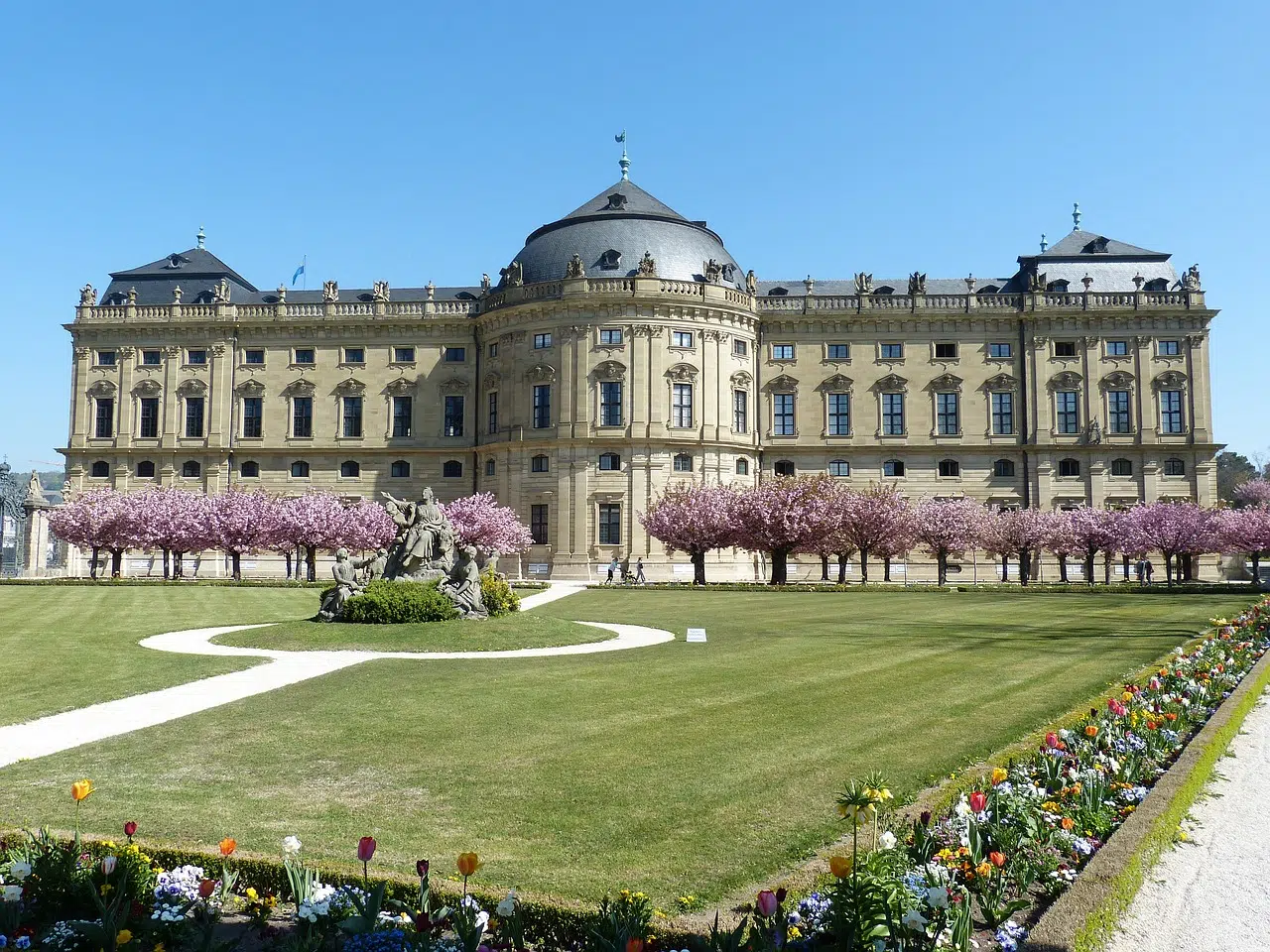 Palácio de Würzburg e seu jardim na Alemanha, arquitetura barrcoa