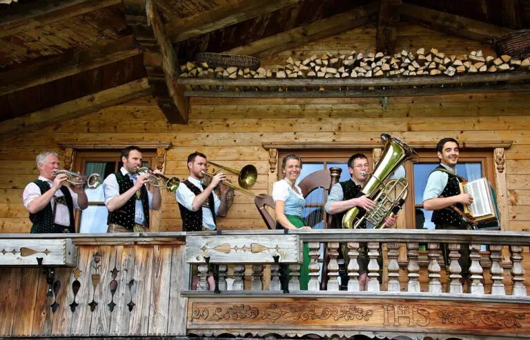 Festivais e Eventos Culturais na Floresta Negra: Tradição, Cores e Sabores ao Longo do Ano