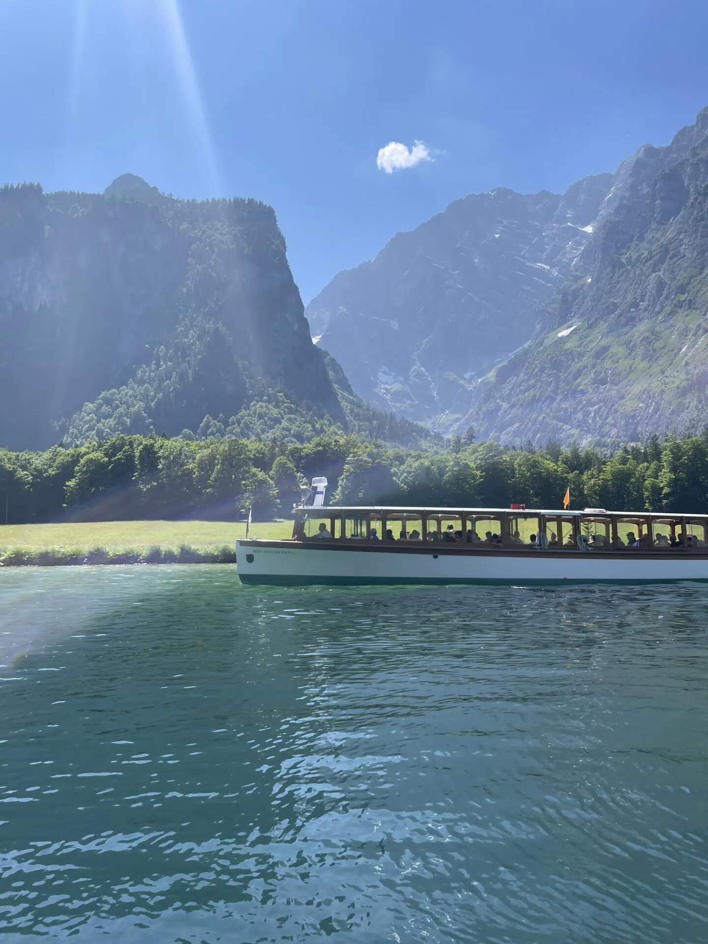 Passeio de barco pelo Konigssee. Guia brasileiro na Alemanha. Turismo na Alemanha.