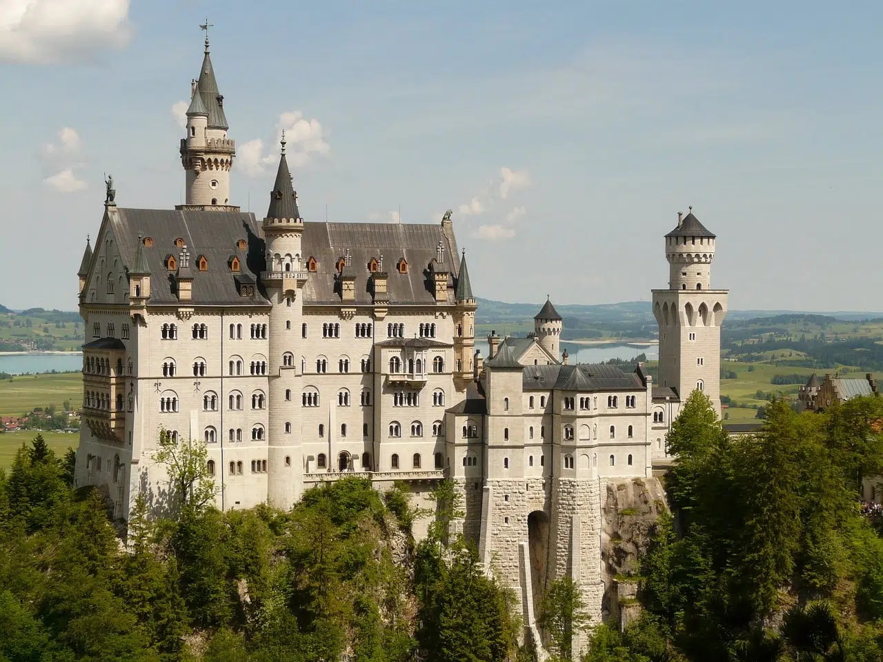 Palácio Neuschwanstein, na Alemanha. Guias brasileiros na Alemanha. Turismo na Alemanha.