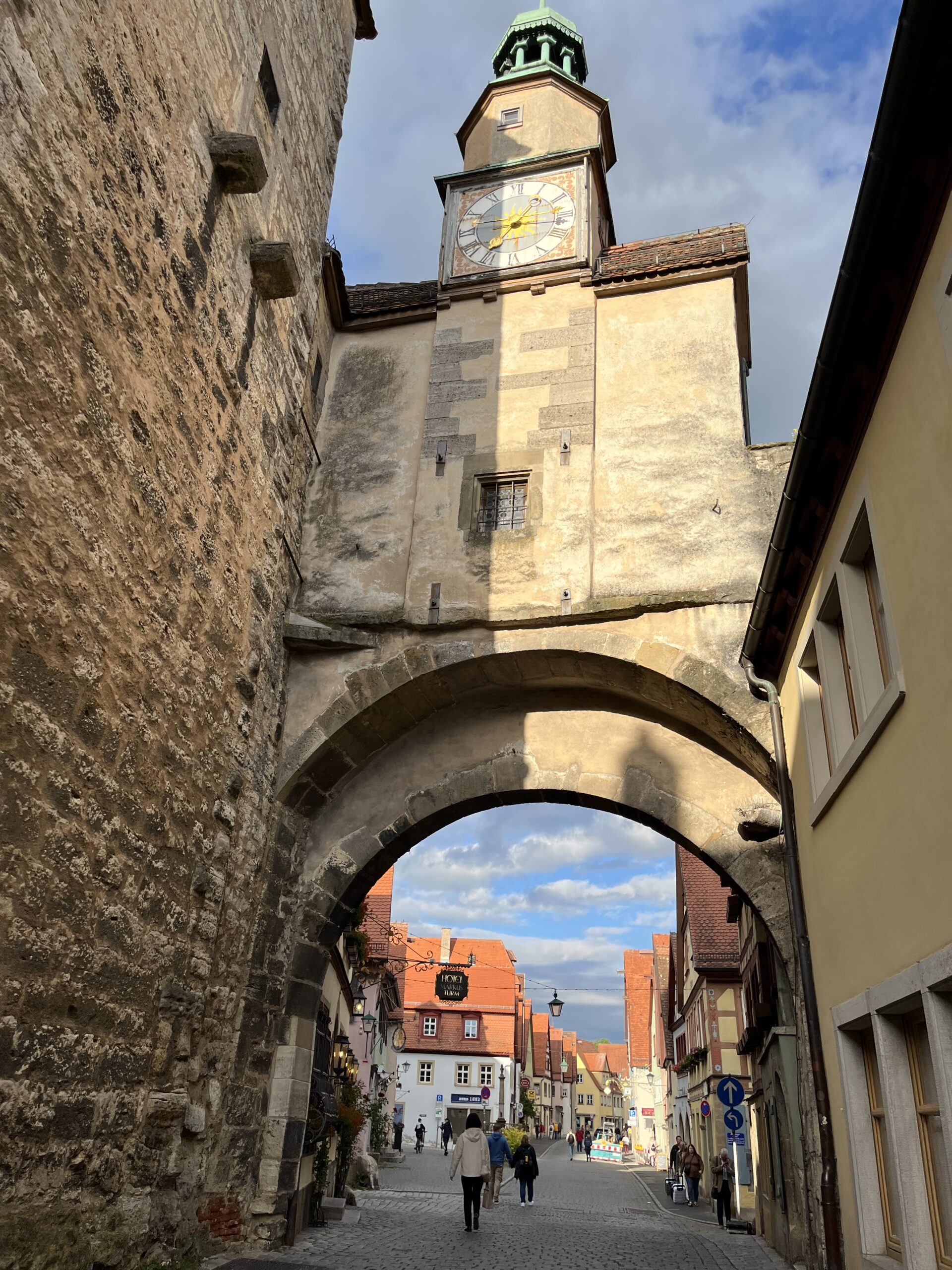 Rothenburg ob der Tauber na Alemanha. Guia brasileiro na Alemanha. Turismo na Alemanha.