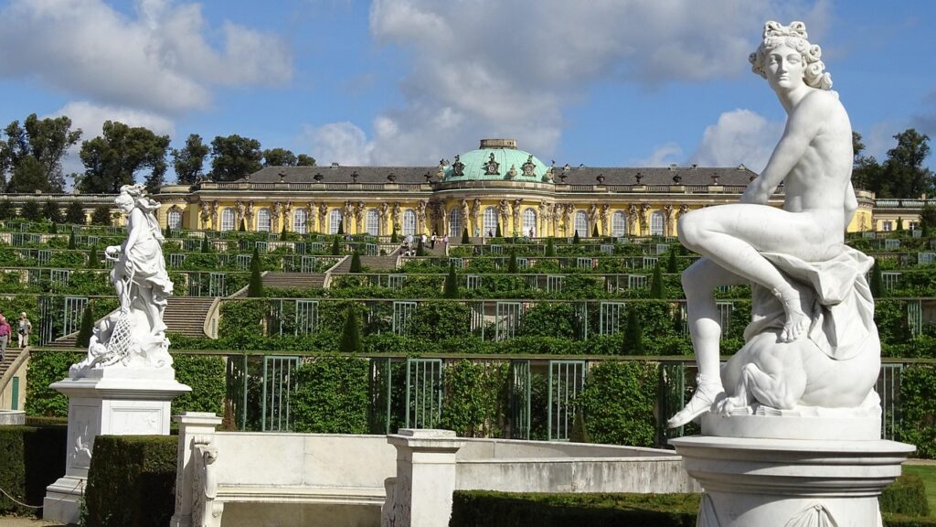 Vista aérea do Palácio e jardins de Sanssouci em Potsdam, bate-volta clássico saindo de Berlim com guia