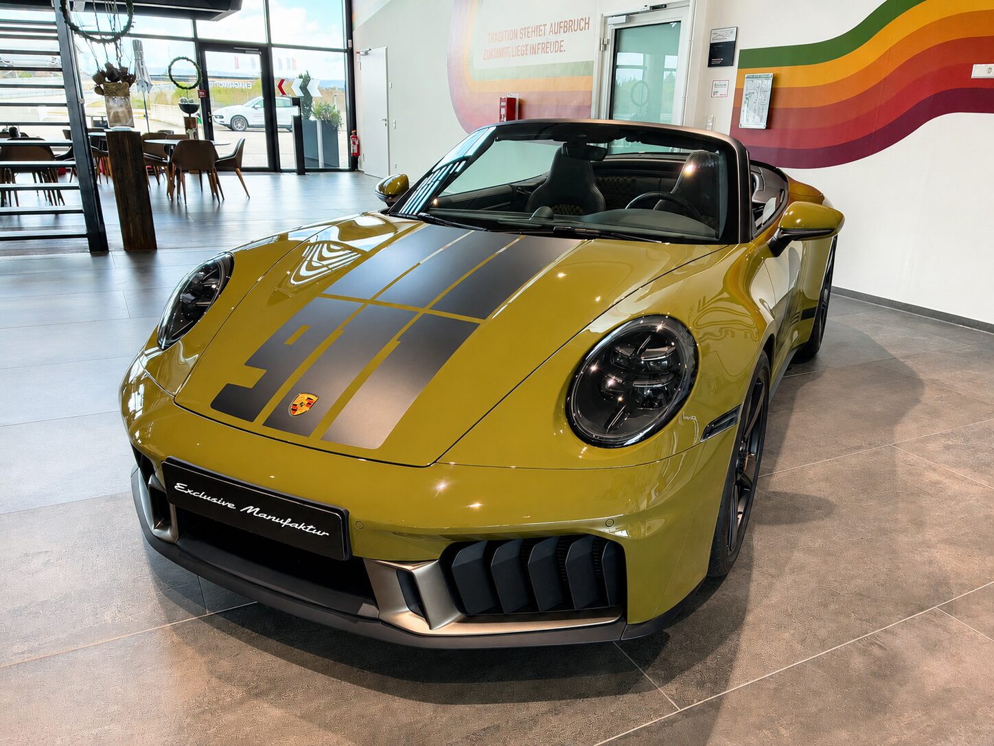 Porsche 911 cabrio de luxo na Manufaktur — carros novos do Cabrio Tour