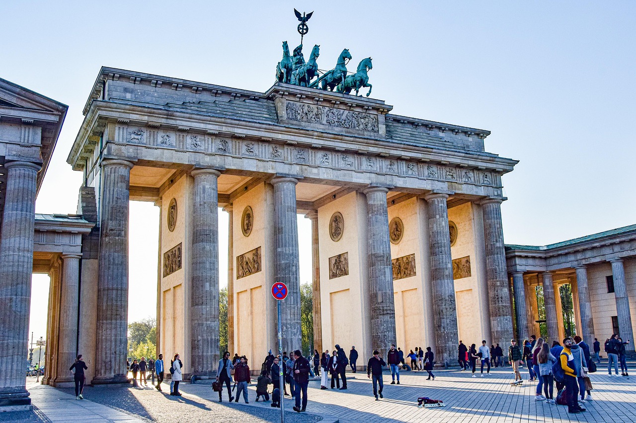 Puerta de Brandeburgo en Berlín, Alemania, al atardecer
