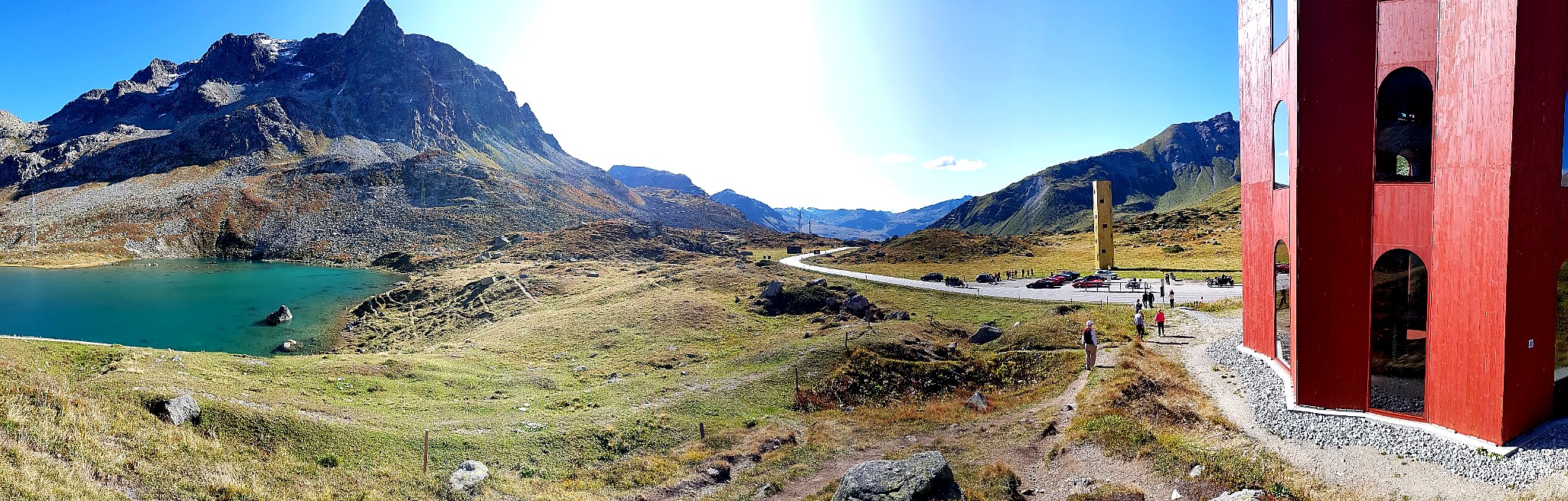 Rota panorâmica por passo alpino em viagem de carro personalizada pela Suíça