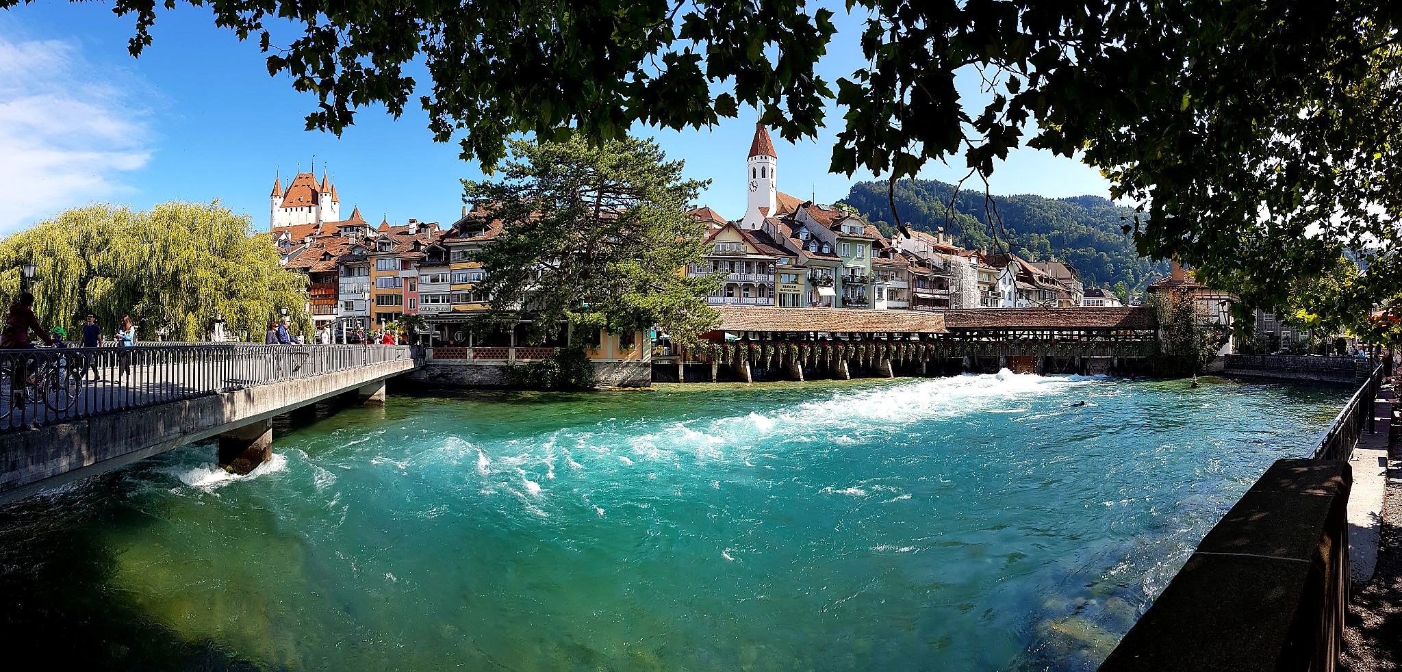 Cidade histórica de Thun com rio em roteiro privativo pela Suíça