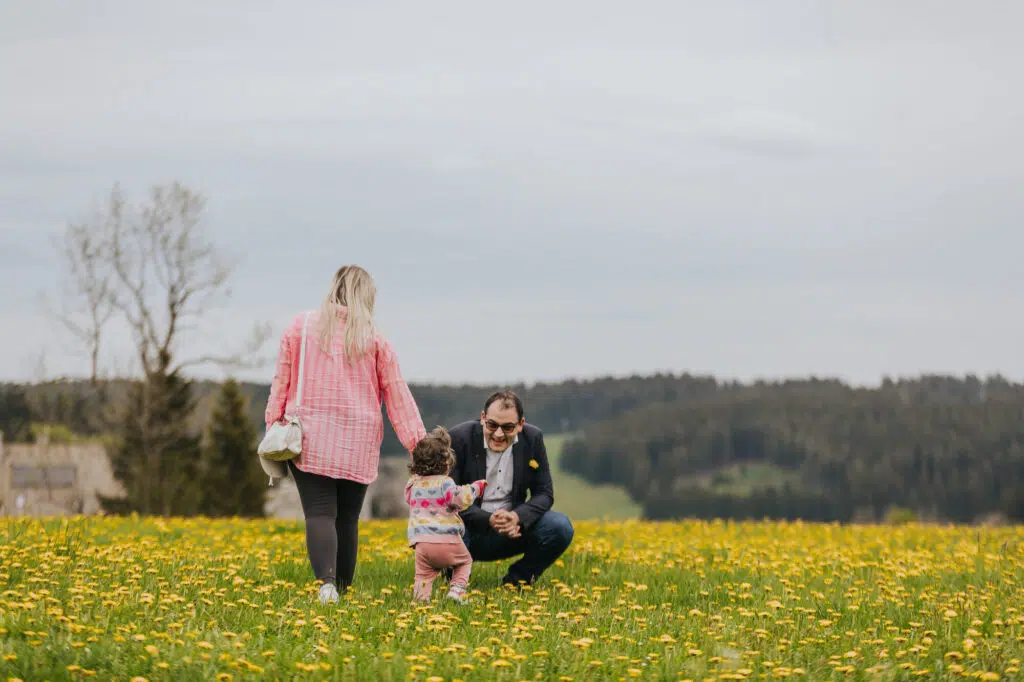 Viagem em família pelo interior da Alemanha Família viajando sem pressa pelo interior da Alemanha