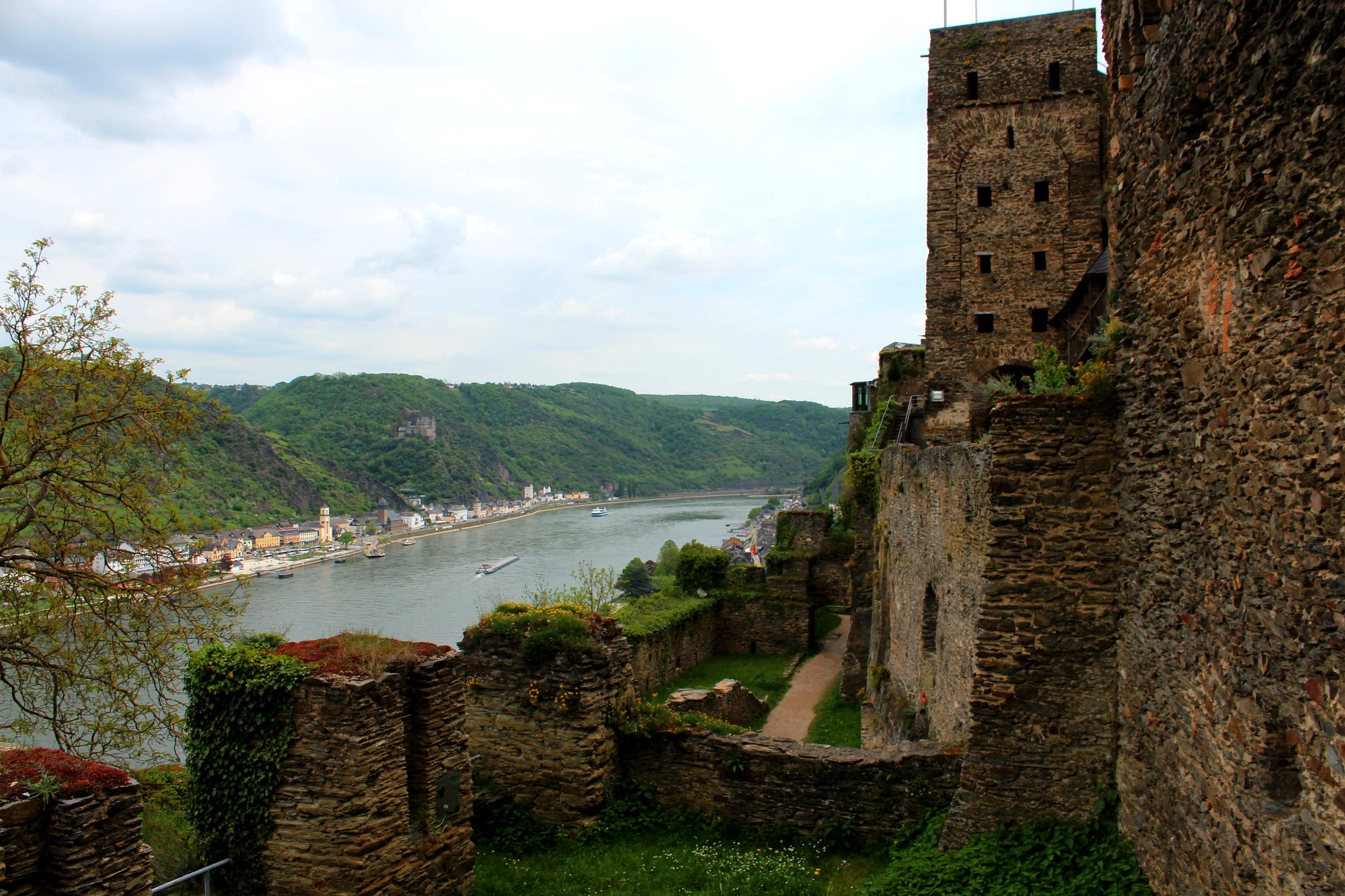 Burg Rheinfels: o labirinto de ruínas que resistiu a Luís XIV
