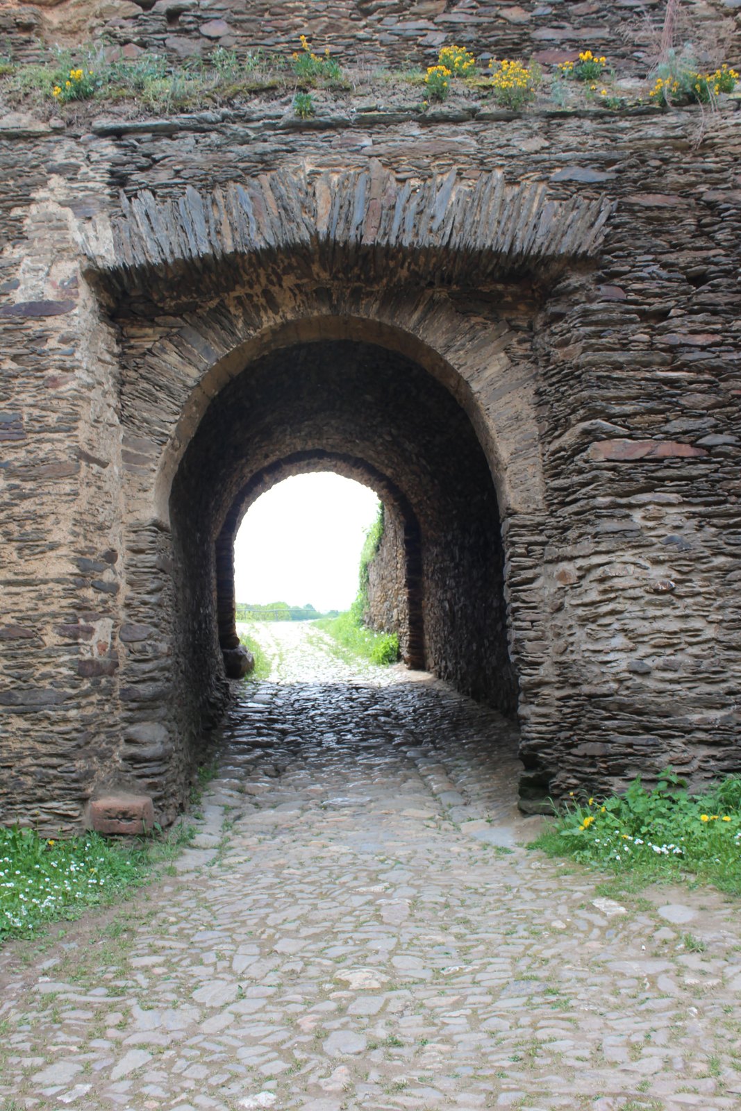 Túnel de pedra do Castelo de Rheinfels