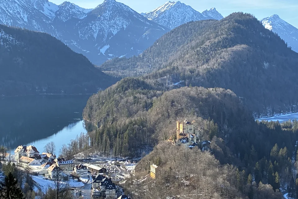 Lagos e montanhas em Schwangau, na Baviera