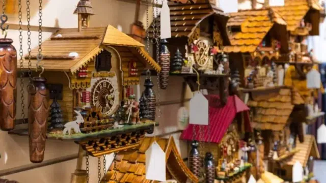 Relógios cuco e artesanato tradicional da Floresta Negra